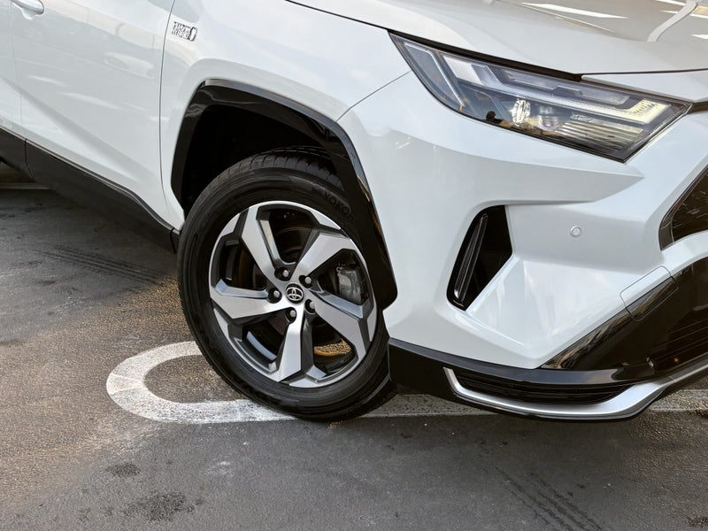 2022 Toyota RAV4 2.5 HYBRID PHEV LUXURY SUV image 5