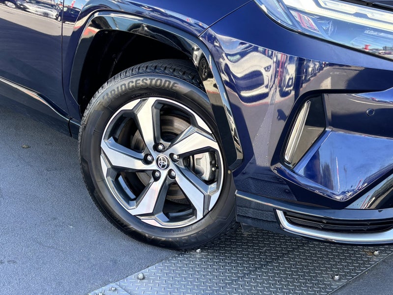 2022 Toyota RAV4 2.5 PHEV GZ LUXURY SUV image 5