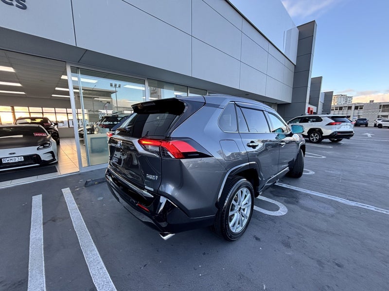 2022 Toyota RAV4 2.5 PLUG IN HYBRID image 3