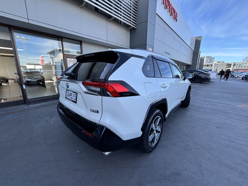2022 Toyota RAV4 2.5 PLUG IN HYBRID LUXURY SUV image 3