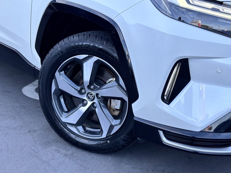2022 Toyota RAV4 2.5 PLUG IN HYBRID LUXURY SUV image 5