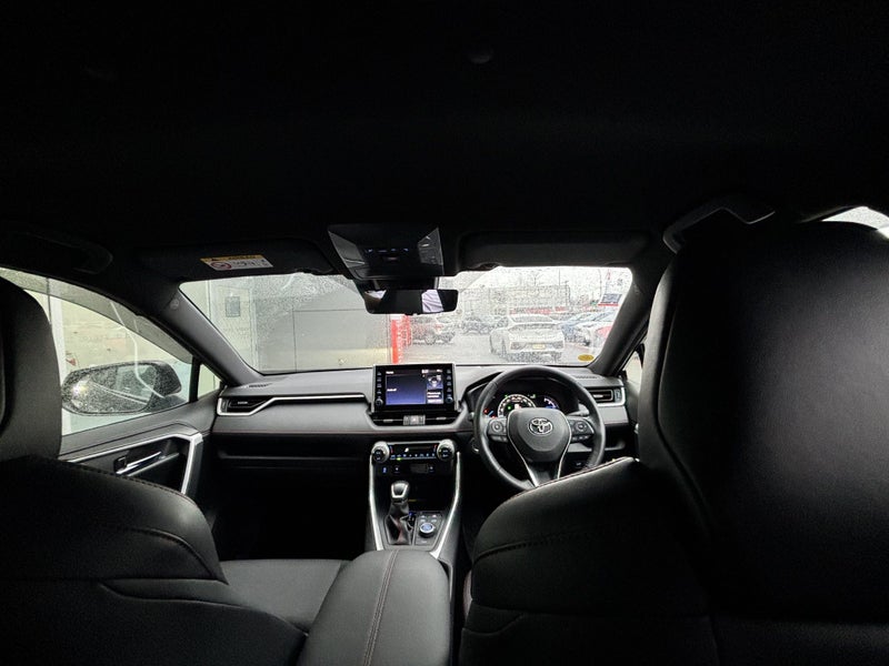 2022 Toyota RAV4 2.5 PLUG IN HYBRID LUXURY SUV image 2