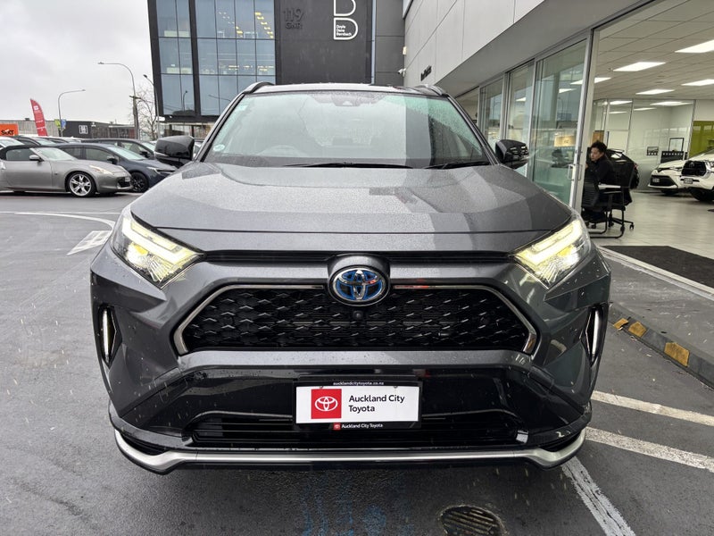 2022 Toyota RAV4 2.5 PLUG IN HYBRID LUXURY SUV image 4