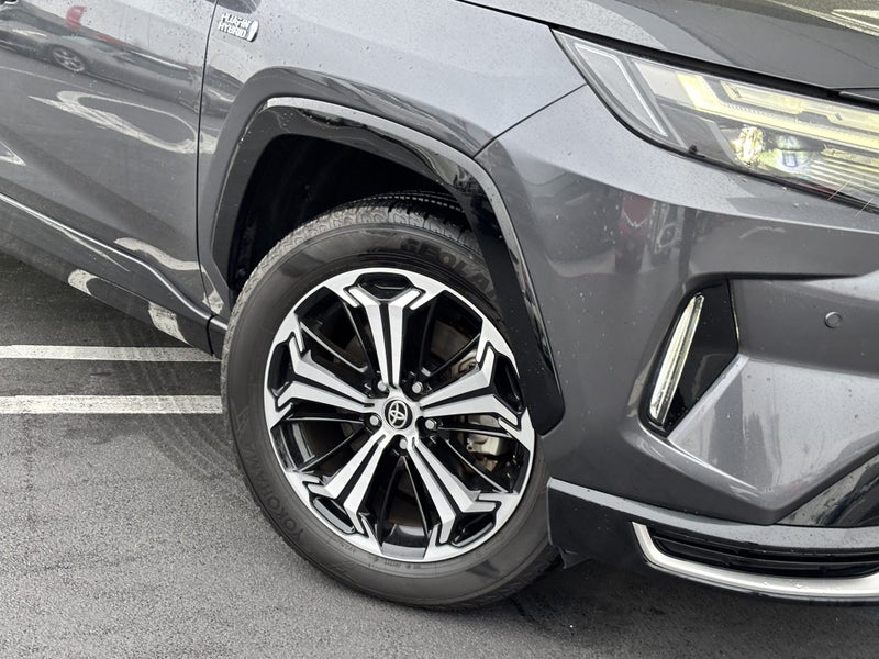 2022 Toyota RAV4 2.5 PLUG IN HYBRID LUXURY SUV image 5