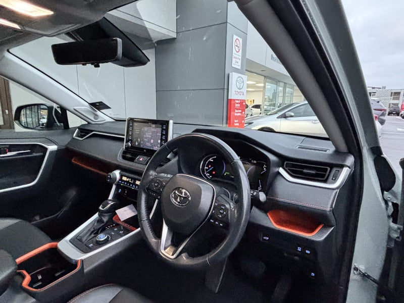 2022 Toyota RAV4 Adventure 2.5 HYBRID LUXURY SUV image 2