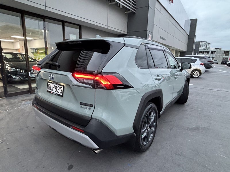 2022 Toyota RAV4 Adventure 2.5 HYBRID LUXURY SUV image 3
