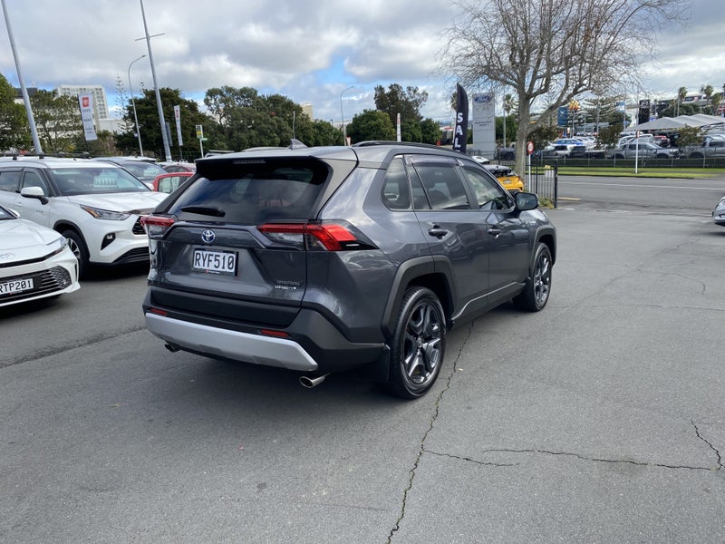 2022 Toyota RAV4 Adventure 2.5P Hybrid image 2