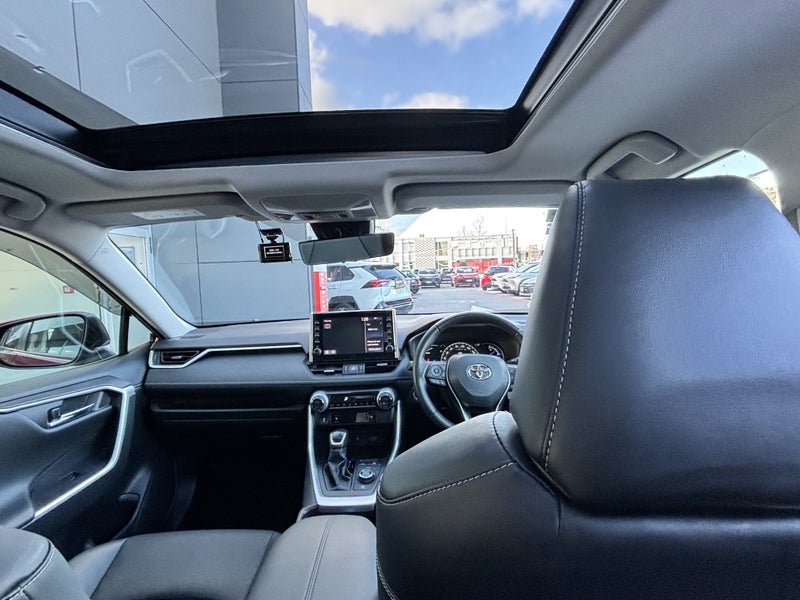 2022 Toyota RAV4 G LIMITED HYBRID image 2