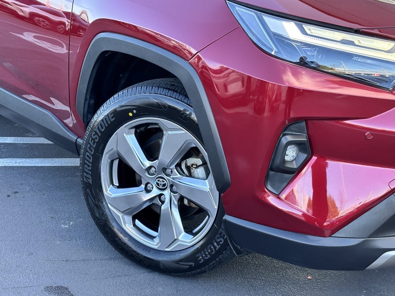 2022 Toyota RAV4 G LIMITED HYBRID image 5