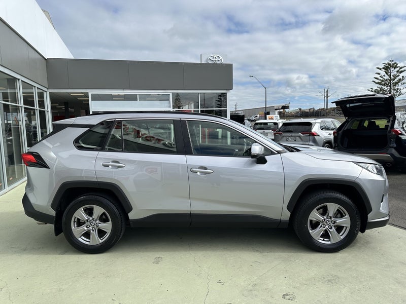 2022 Toyota RAV4 GX 2.0P CVT FWD Automatic SUV image 3