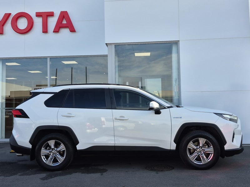 2022 Toyota RAV4 GX 2.5P HYBRID AWD Auto image 2