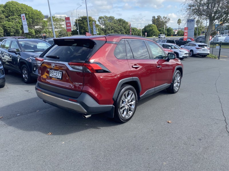 2022 Toyota RAV4 Limited 2.0P image 2