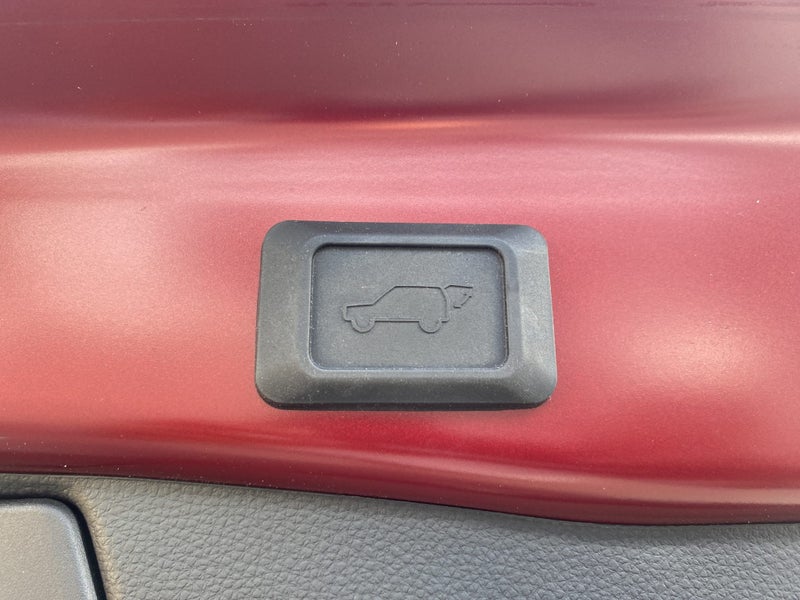 2022 Toyota RAV4 Limited 2.0P image 5