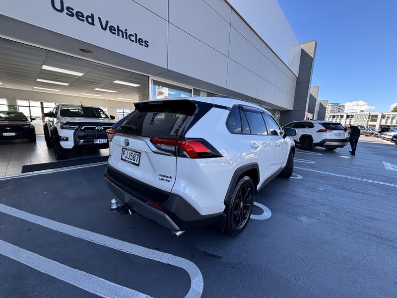 2022 Toyota RAV4 Limited 2.5 HYBRID LUXURY SUV image 3