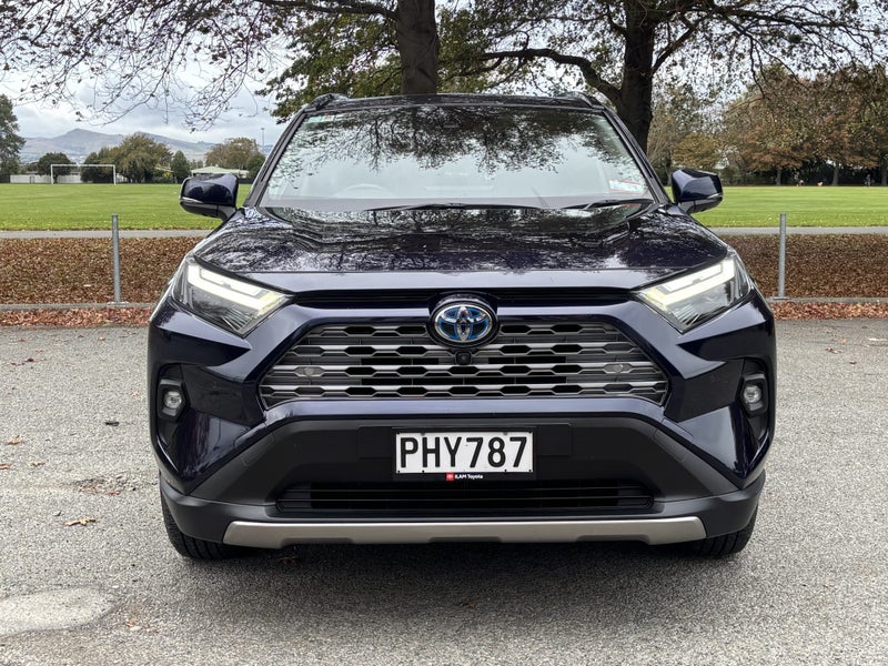 2022 Toyota RAV4 Limited 2.5P HV ECVT AWD SUV image 2