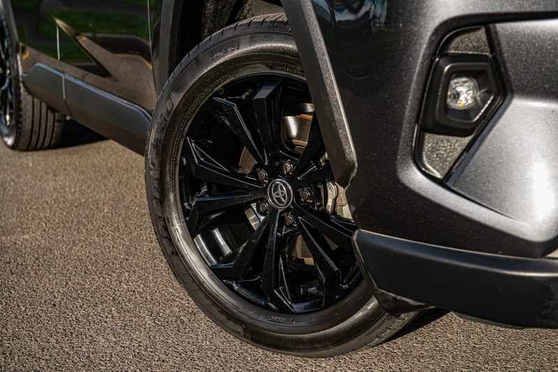 2022 Toyota RAV4 Limited 2.5P HV ECVT AWD SUV image 4