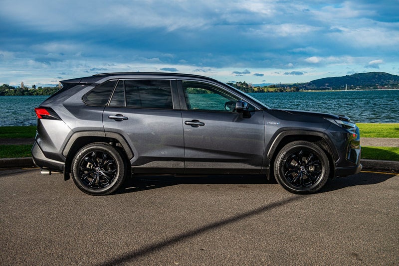 2022 Toyota RAV4 Limited 2.5P HV ECVT AWD SUV image 5