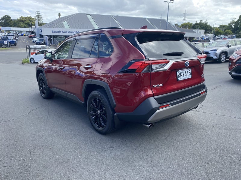 2022 Toyota RAV4 Limited 2.5P Hybrid AWD SUV image 5