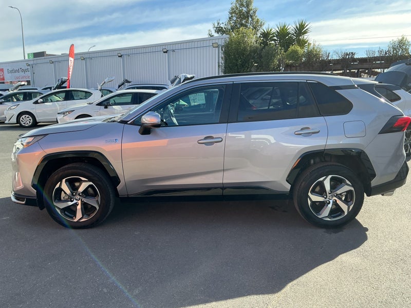 2022 Toyota RAV4 PHV G Z SUV 2.5 4WD SUV - Plug... image 5