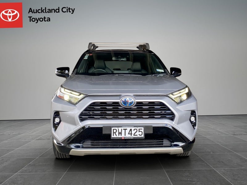 2022 Toyota RAV4 XSE 2.5P HV ECVT AWD SUV image 2