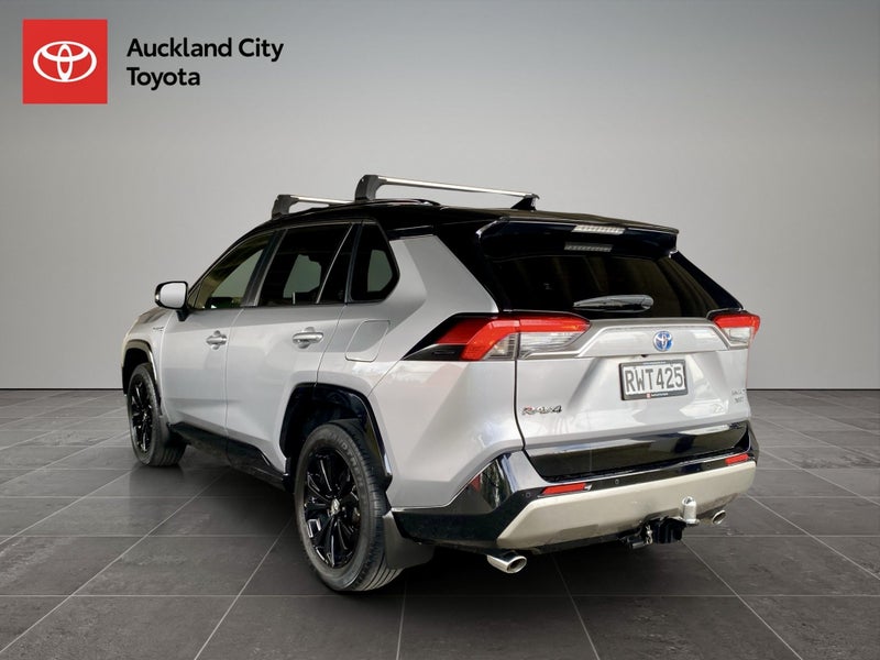 2022 Toyota RAV4 XSE 2.5P HV ECVT AWD SUV image 5