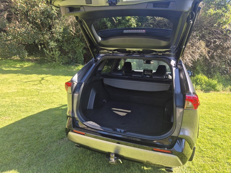 2022 Toyota RAV4 XSE 2.5P Hybrid image 5