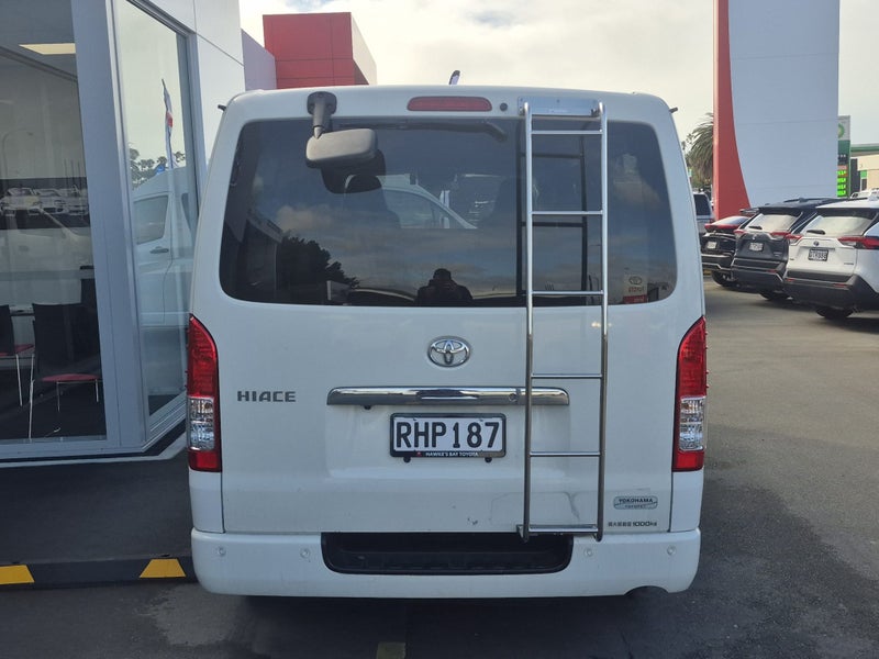 2022 Toyota Regius Hiace 2.8DT DX 6 Seat image 4