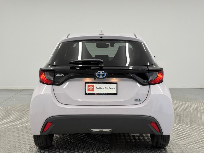 2022 Toyota Yaris 1.5 Hybrid G image 4