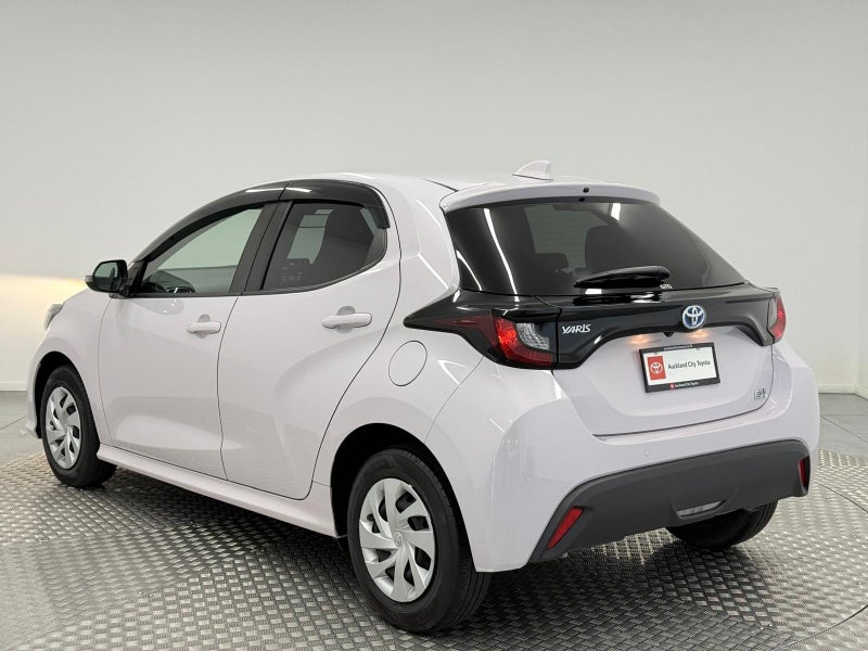 2022 Toyota Yaris 1.5 Hybrid G image 5