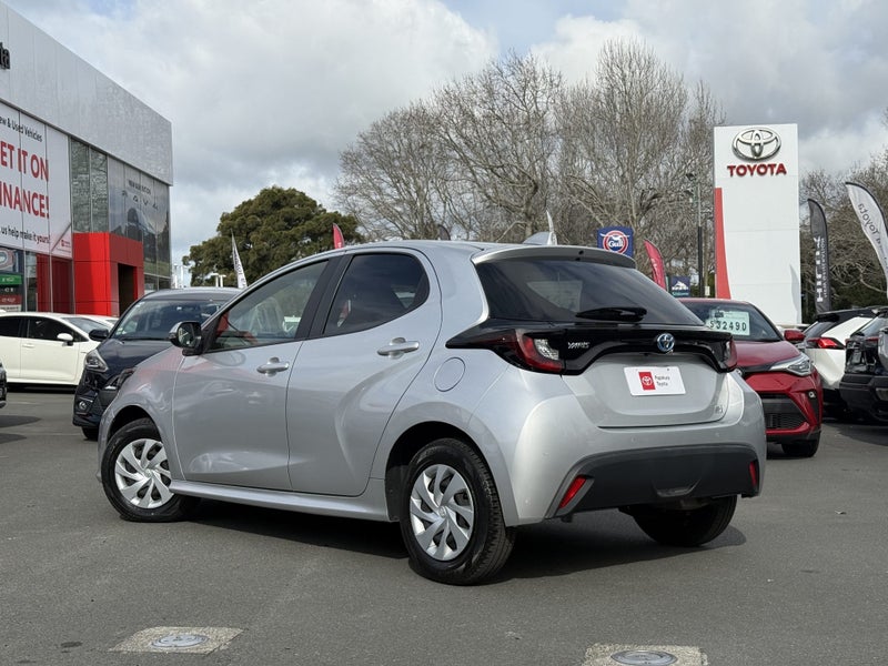 2022 Toyota Yaris 1.5 Hybrid X 5 Dr Hatch CVT 2... image 5