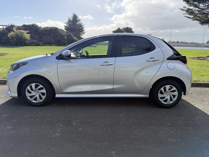 2022 Toyota Yaris 1.5 Hybrid X Automatic Hatch... image 2