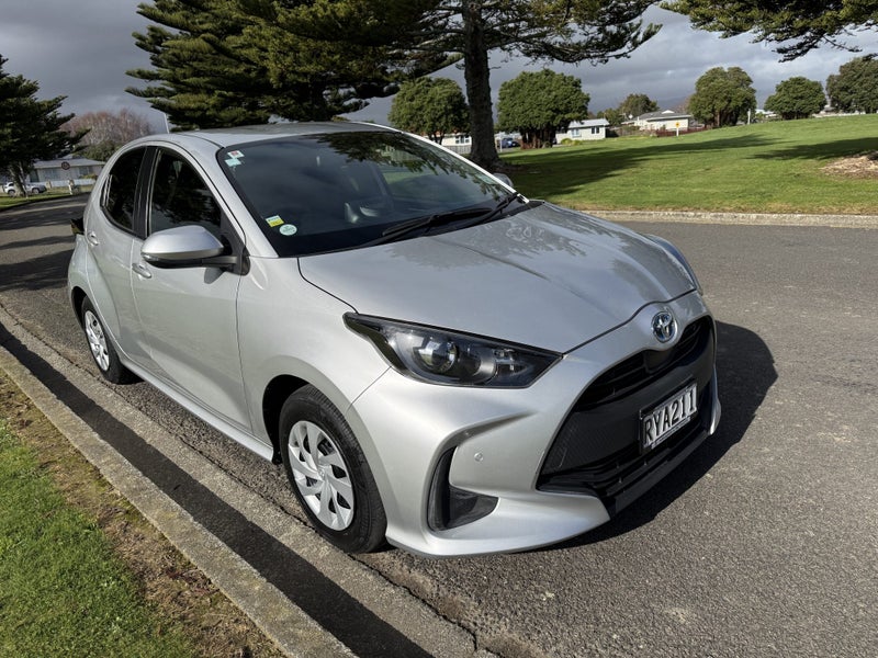 2022 Toyota Yaris 1.5 Hybrid X Automatic Hatch... image 5