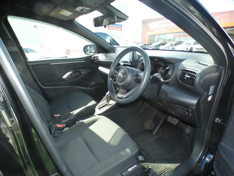 2022 Toyota Yaris 1.5 Hybrid Z 5 Dr Hatch CVT 2WD image 2