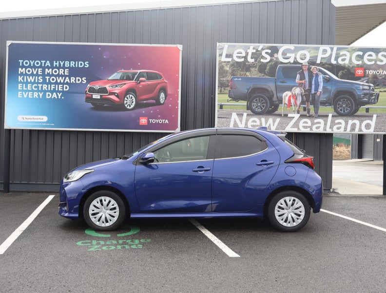 2022 Toyota Yaris 1.5 Hybrid Z 5 Dr Hatch CVT 2WD image 2
