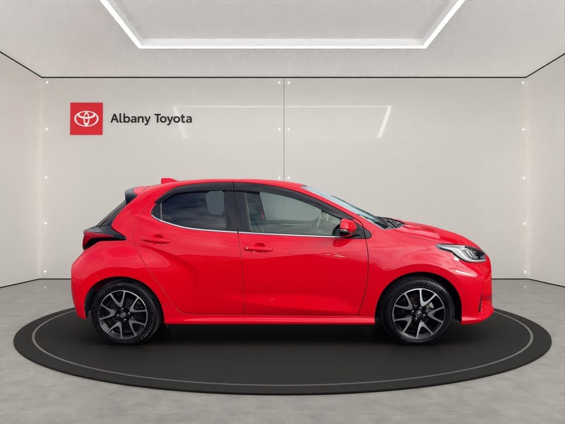 2022 Toyota Yaris 1.5 Hybrid Z 5 Dr Hatch CVT 2WD image 2