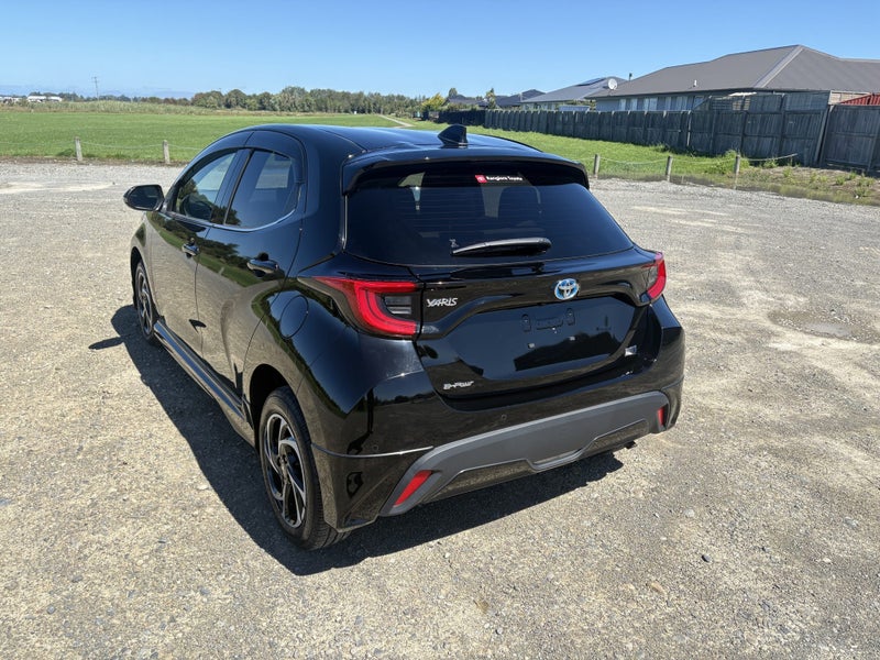 2022 Toyota Yaris 1.5 Hybrid Z 5 Dr Hatch CVT 4WD image 2