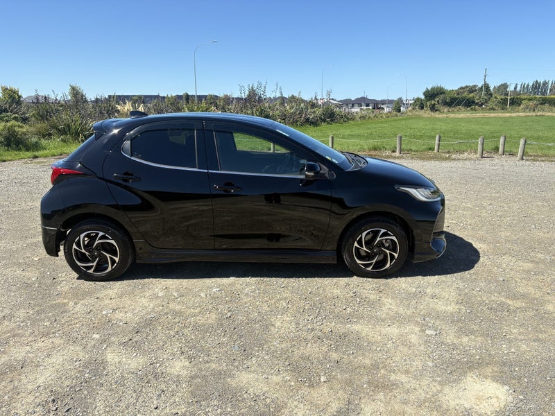 2022 Toyota Yaris 1.5 Hybrid Z 5 Dr Hatch CVT 4WD image 3