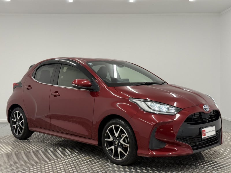 2022 Toyota Yaris 1.5 Hybrid Z image 1