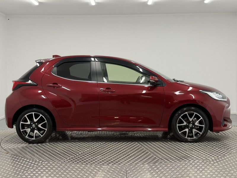 2022 Toyota Yaris 1.5 Hybrid Z image 2