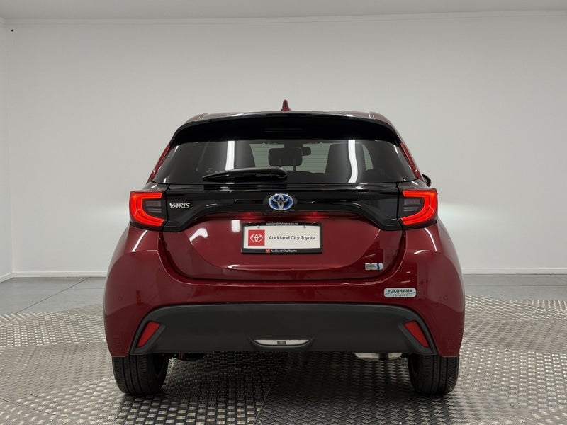 2022 Toyota Yaris 1.5 Hybrid Z image 4