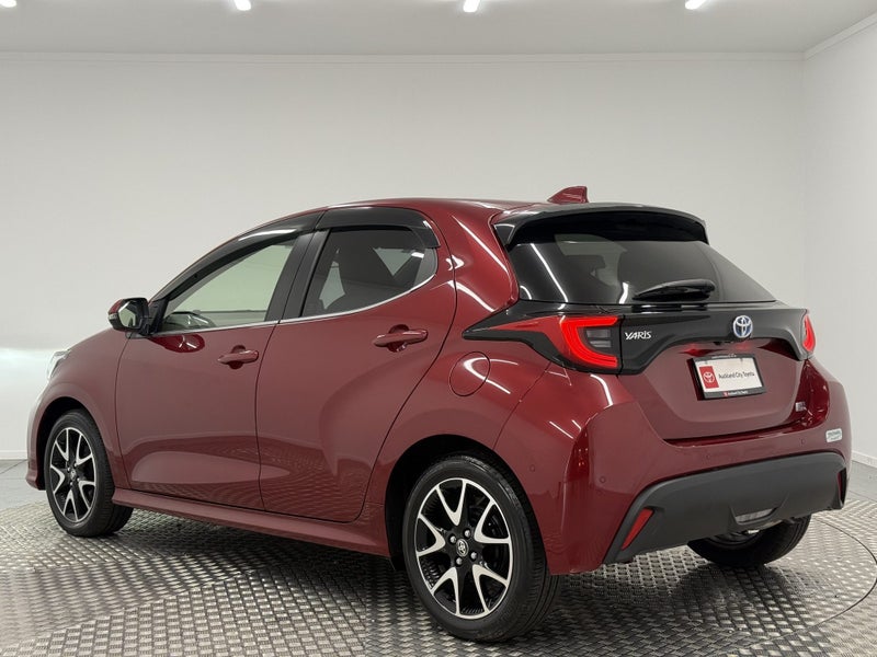 2022 Toyota Yaris 1.5 Hybrid Z image 5