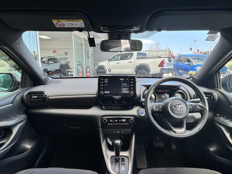 2022 Toyota Yaris 1.5 Hybrid Z EDITION image 2