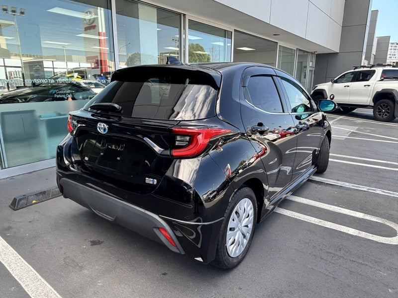 2022 Toyota Yaris 1.5 Hybrid Z EDITION image 3