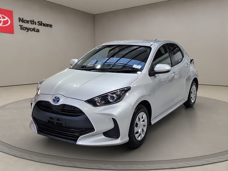 2022 Toyota Yaris 1.5L Hybrid X FWD Hatchback image 3
