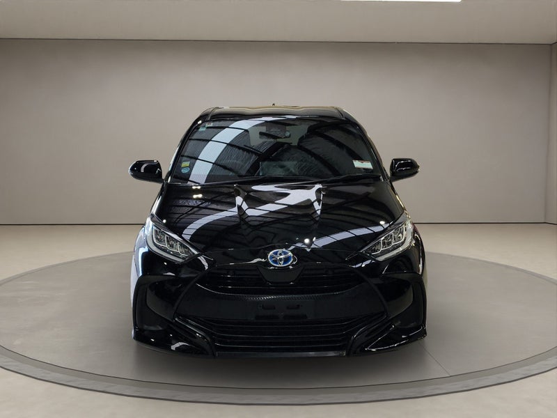 2022 Toyota Yaris 1.5L Hybrid Z 2WD Hatchback image 2