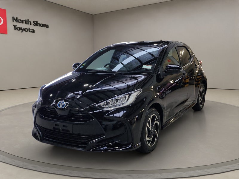 2022 Toyota Yaris 1.5L Hybrid Z 2WD Hatchback image 3