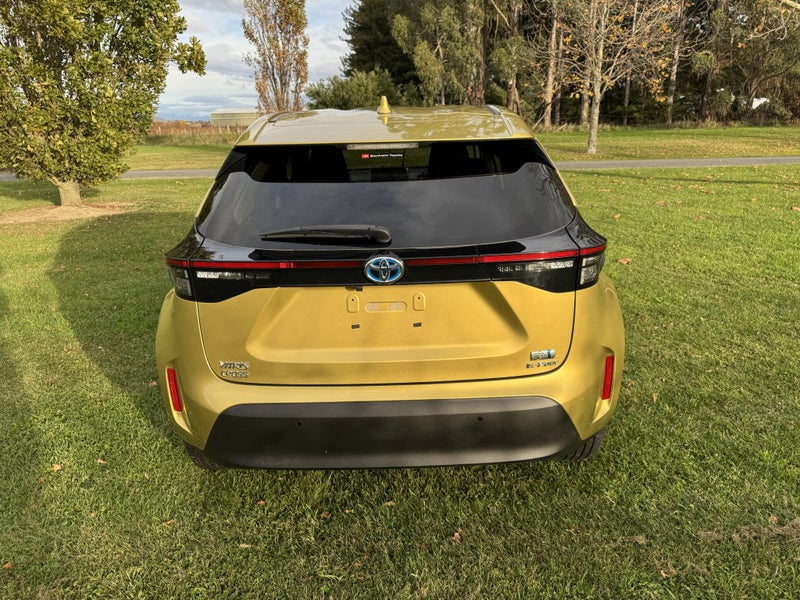 2022 Toyota Yaris Cross 1.5 Hybrid G 5Dr SUV 4W... image 5