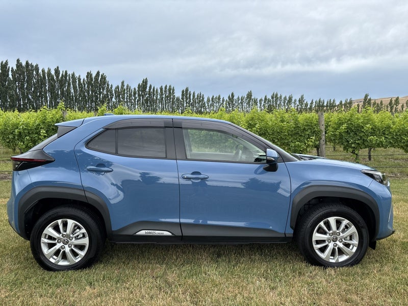 2022 Toyota Yaris Cross 1.5 Hybrid G SUV 5 Dr C... image 3