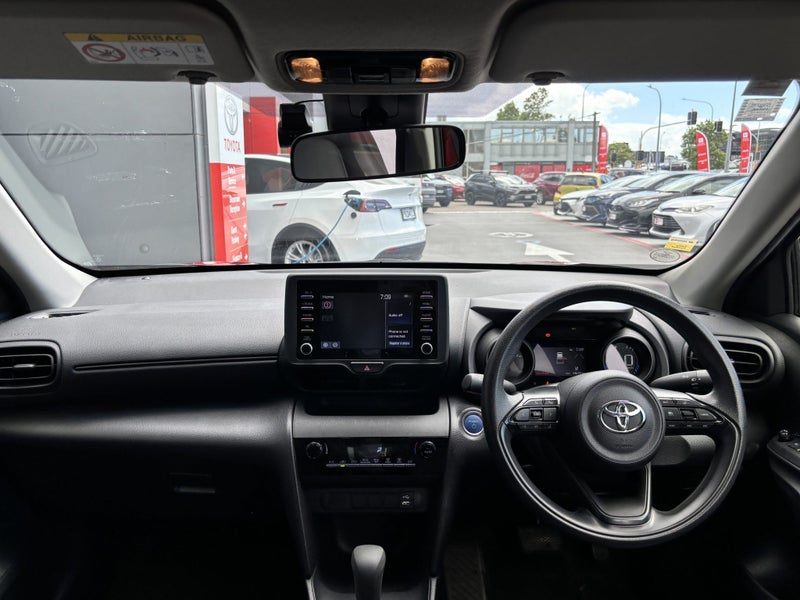 2022 Toyota Yaris Cross 1.5 Hybrid X 5 image 2