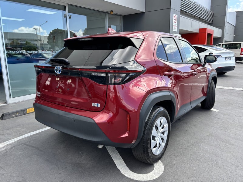 2022 Toyota Yaris Cross 1.5 Hybrid X 5 image 3